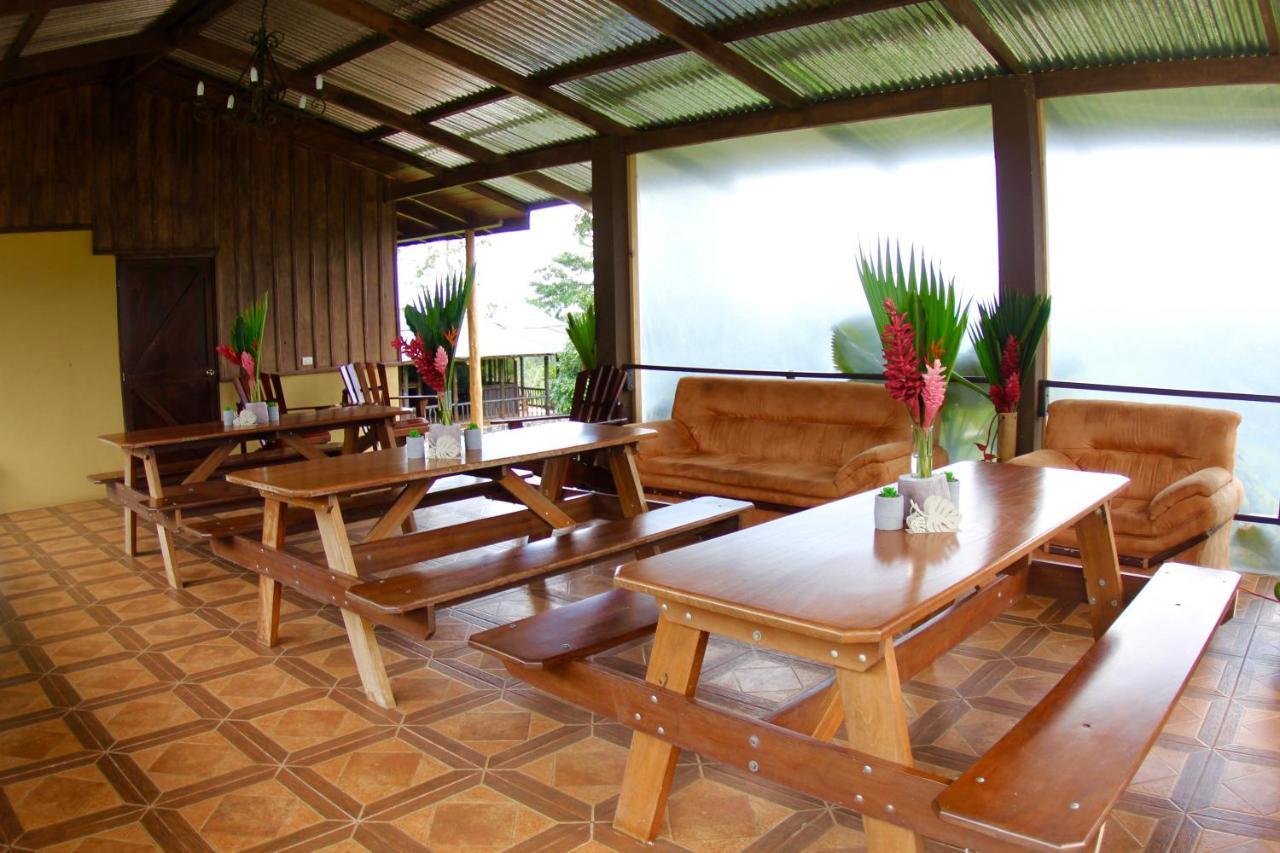 Epic Adventure Lodge *